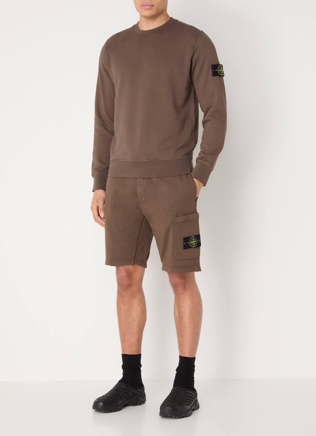 Stone Island S0051 straight fit korte joggingbroek met logo - voorkant 5 donkerbruin