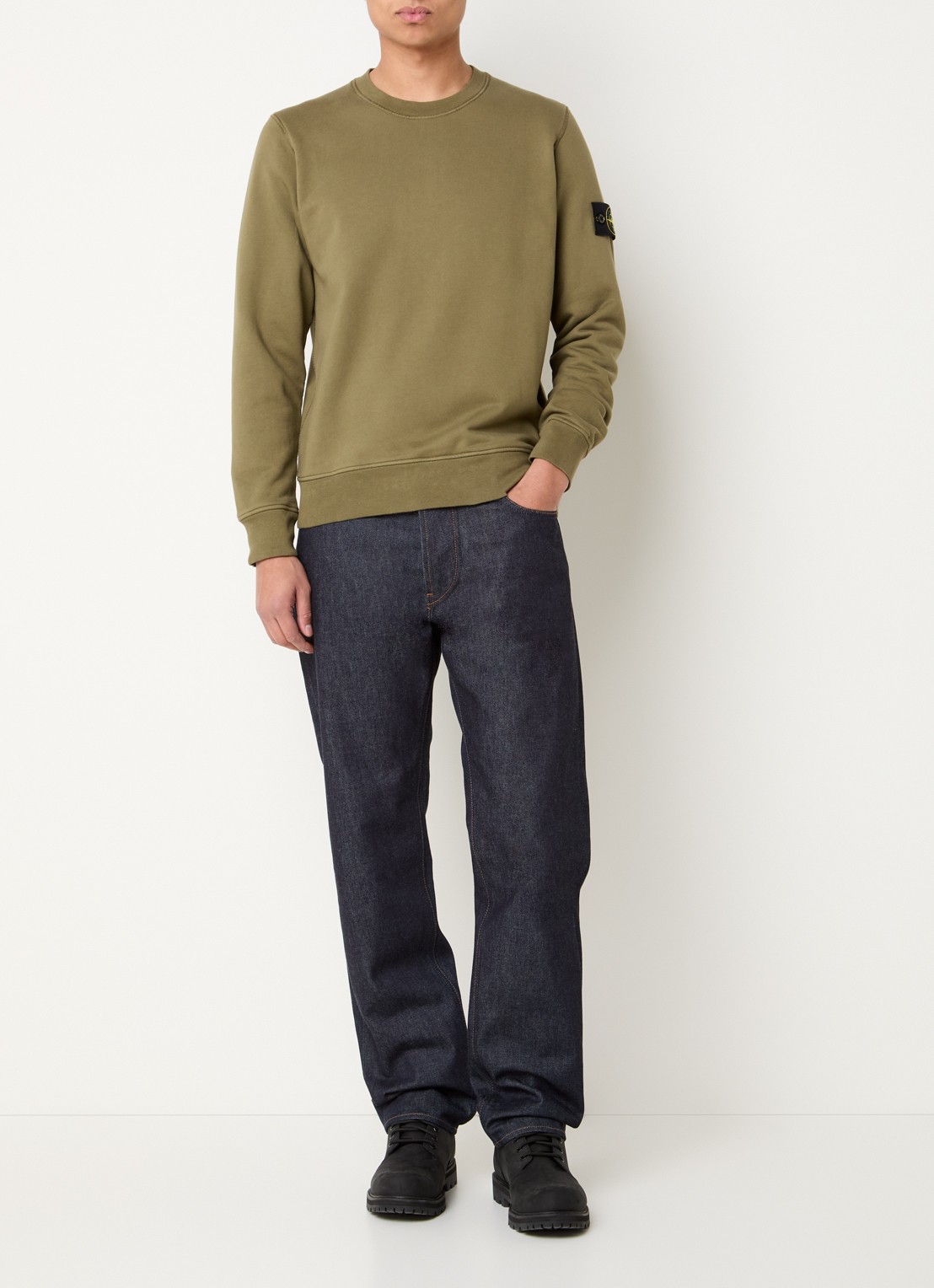 Stone Island S0051 sweater met logo - voorkant 4 mosgroen