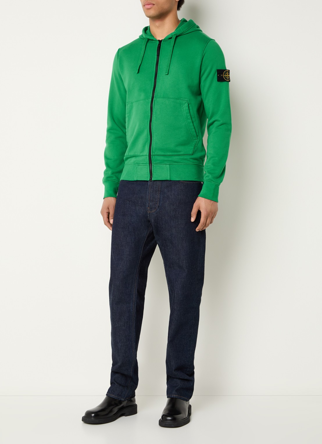 Stone Island S0051 sweatvest met capuchon en logo - voorkant 2 groen