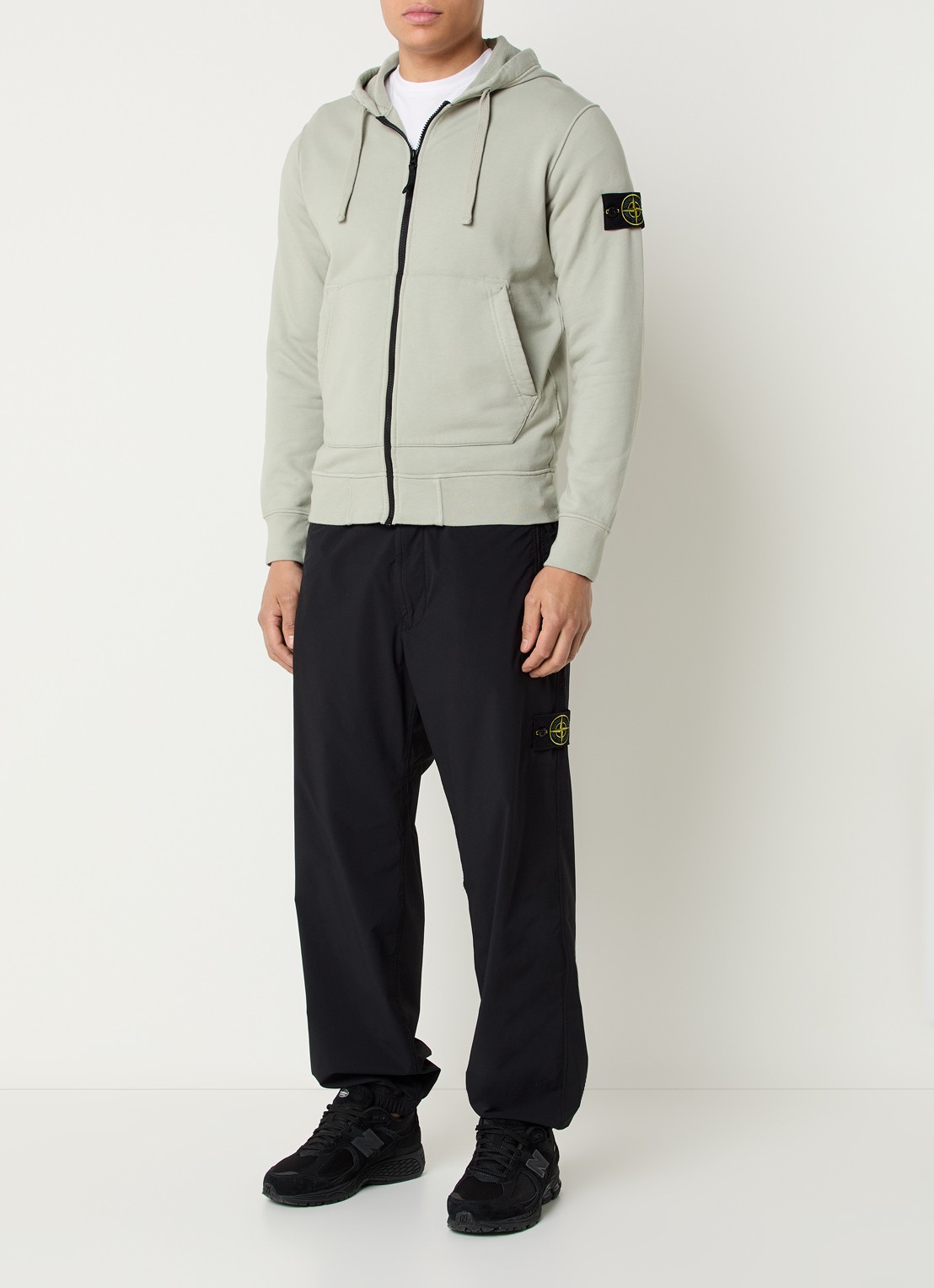 Stone Island S0051 sweatvest met capuchon en logo - voorkant 6 lindegroen