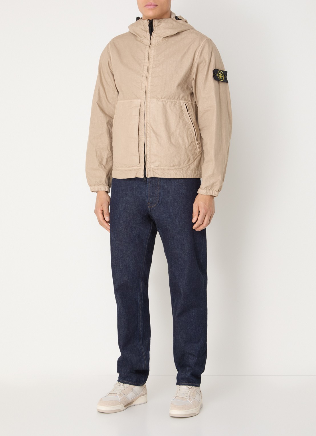Stone Island S0069 Jack met capuchon en ritszakken - voorkant 2 beige