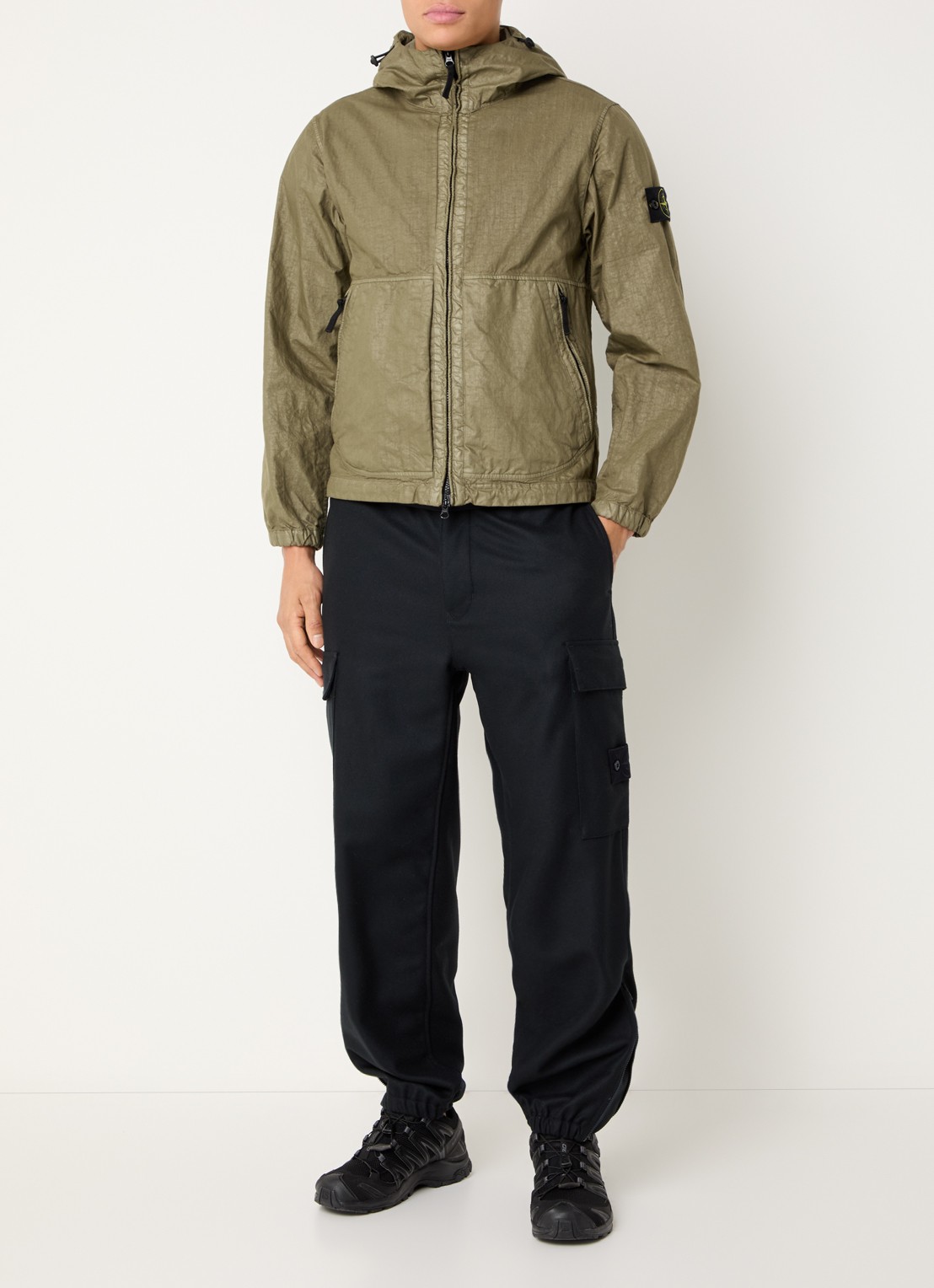 Stone Island S0069 Jack met capuchon en ritszakken - voorkant 3 mosgroen