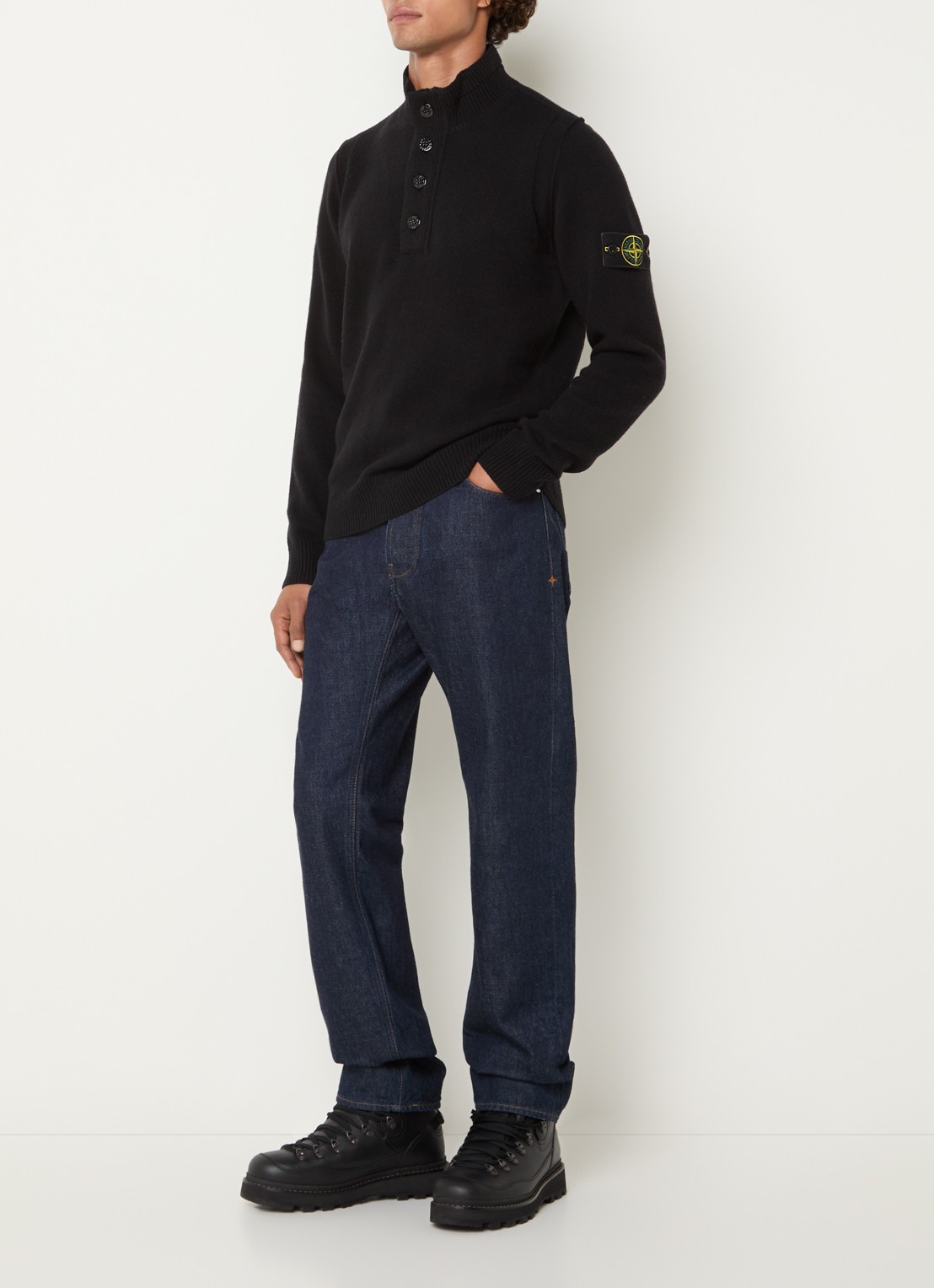 Stone Island S00A3 fijngebreide trui in wolblend met logo - voorkant 5 zwart