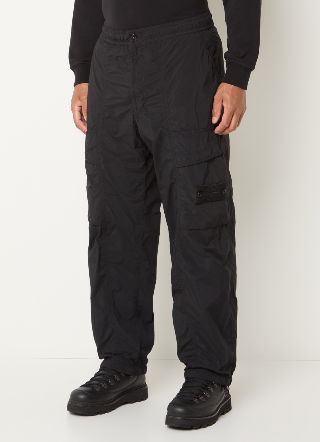 Stone Island S00F6 loose fit cargobroek met steekzakken - detail zwart
