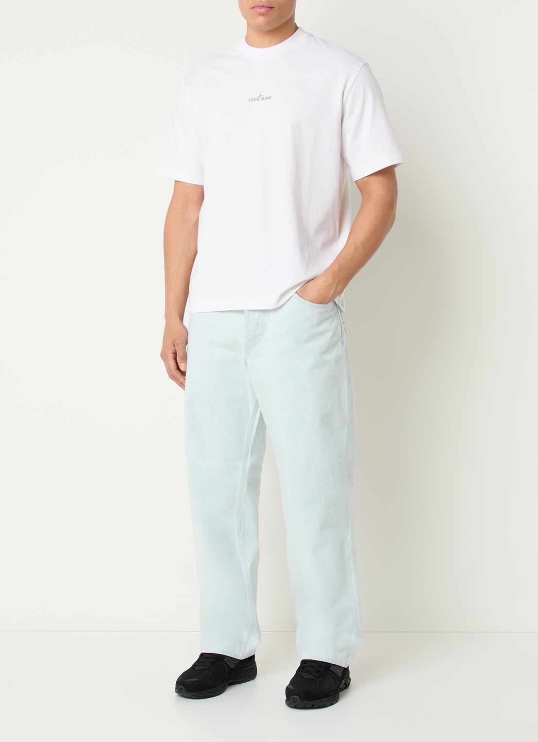 Stone Island S00J9 Loose fit jeans met lichte wassing - voorkant 2 lichtblauw