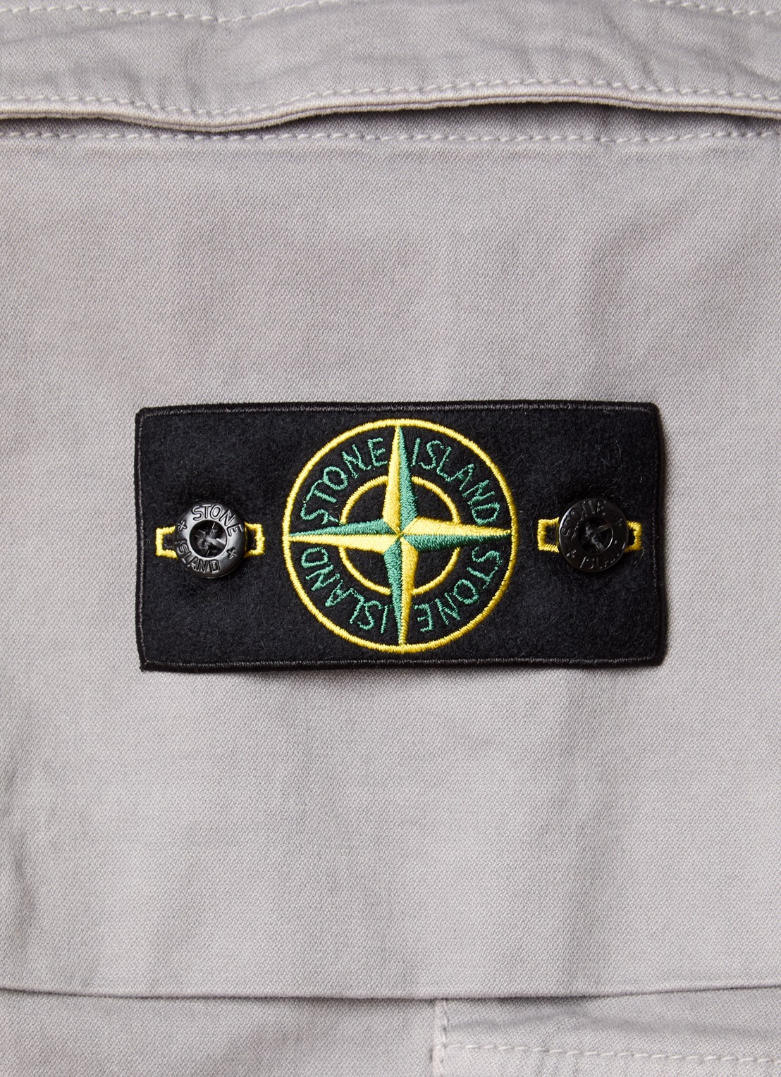 Stone Island S00L1 tapered fit cargobroek met steekzakken en logo - detail 4 grijs