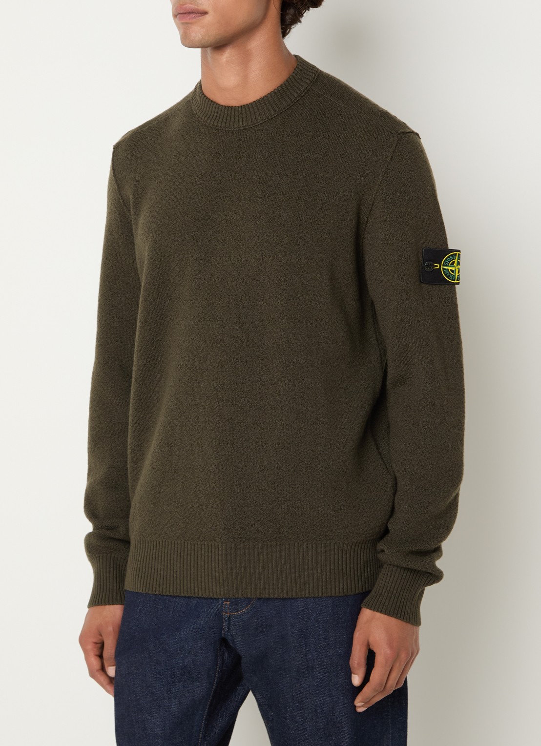 Stone Island S01C4 grofgebreide trui van scheerwol met logo - detail donkerbruin