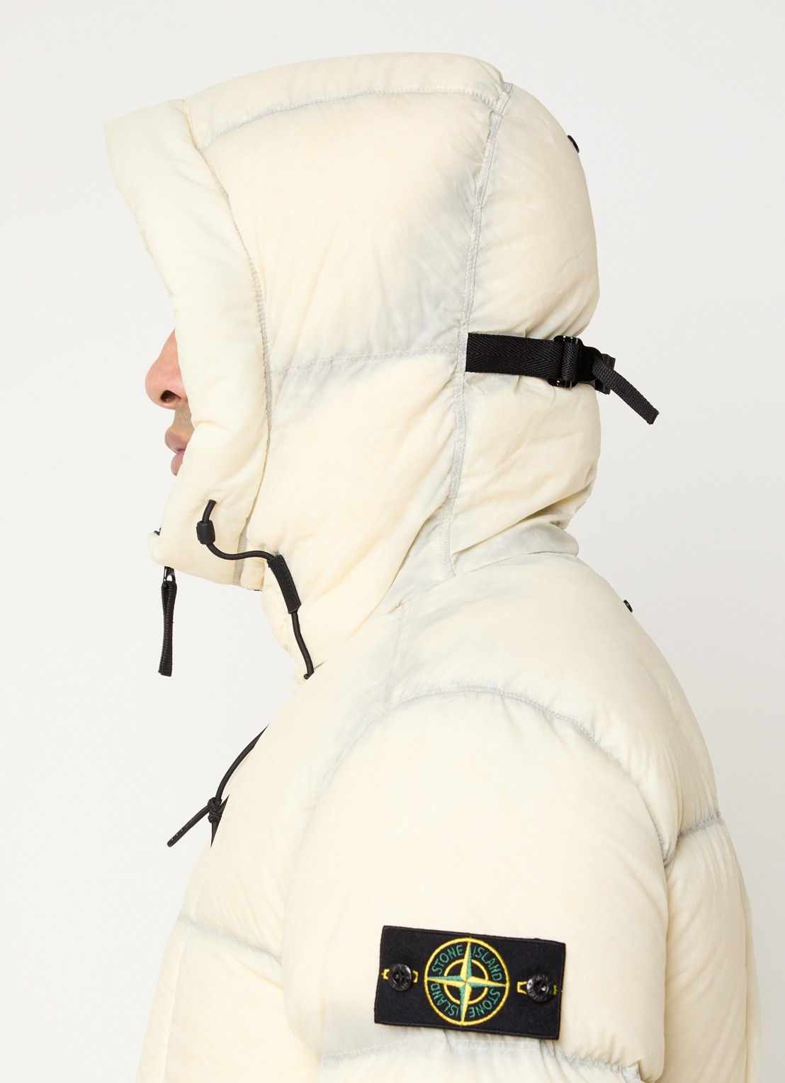 Stone Island S0302 puffer jack met donsvulling en capuchon - detail 2 gebroken wit