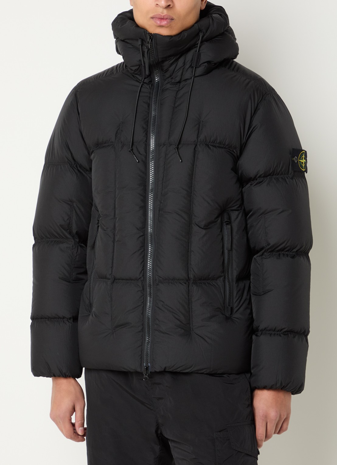 Stone Island S0302 puffer jack met donsvulling en capuchon - detail 3 zwart