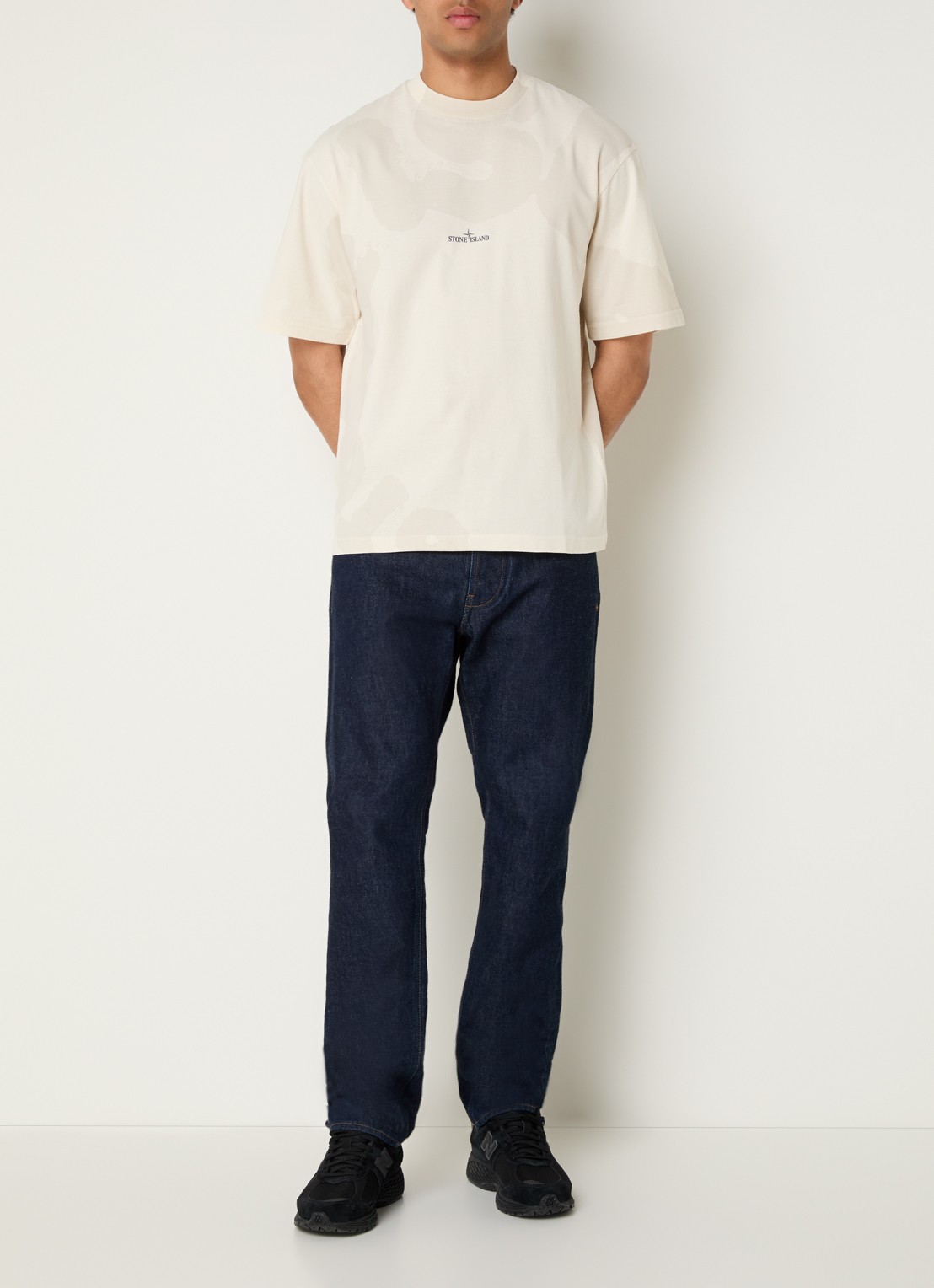 Stone Island S0365 T-shirt met logo- en backprint - voorkant 2 creme