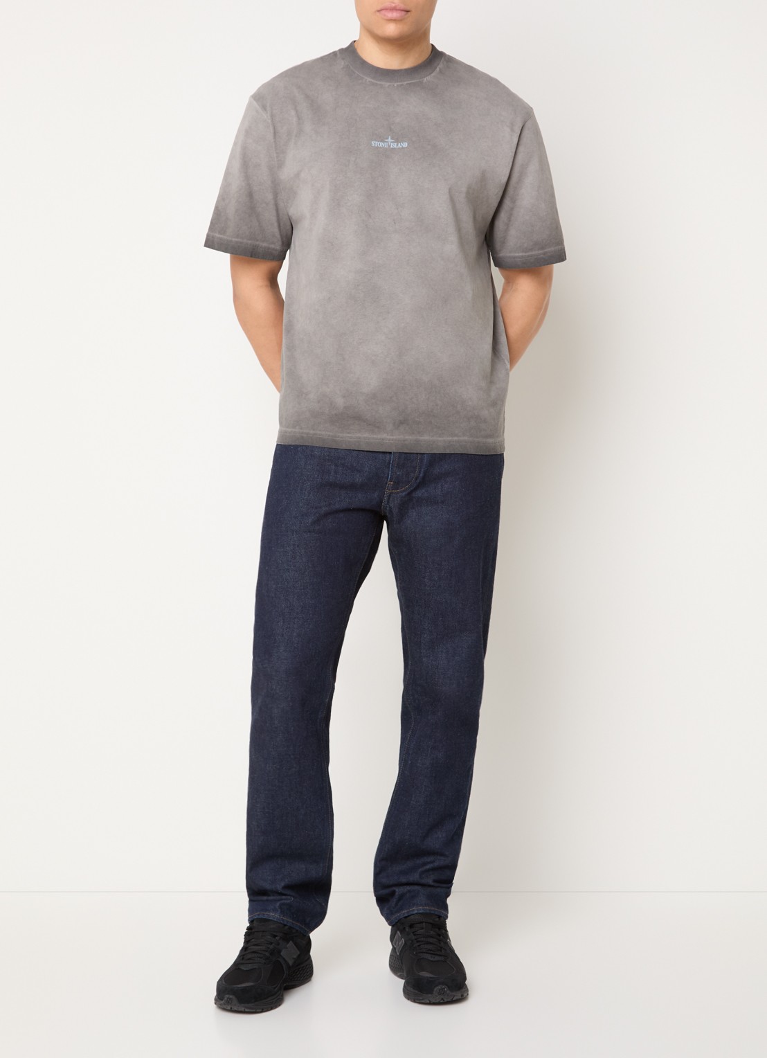 Stone Island S0366 T-shirt met logo- en backprint - voorkant 3 grijs