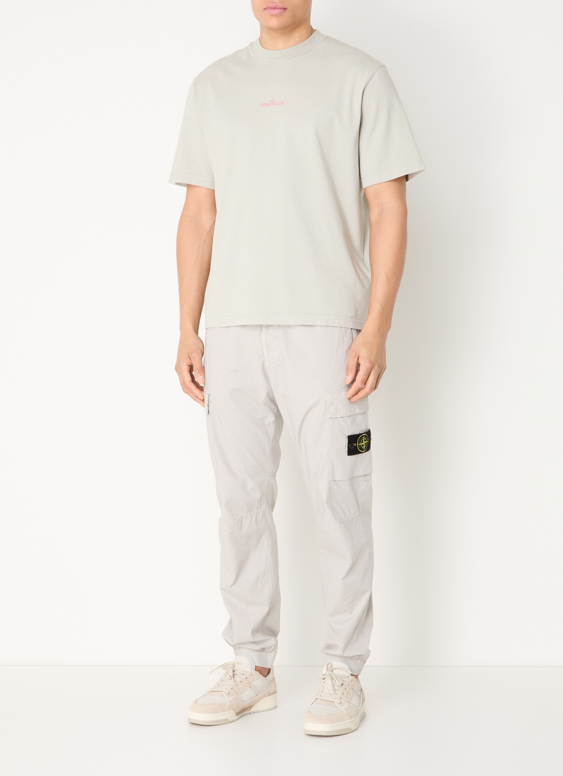 Stone Island S0374 T-shirt met logo- en backprint - voorkant 4 khaki