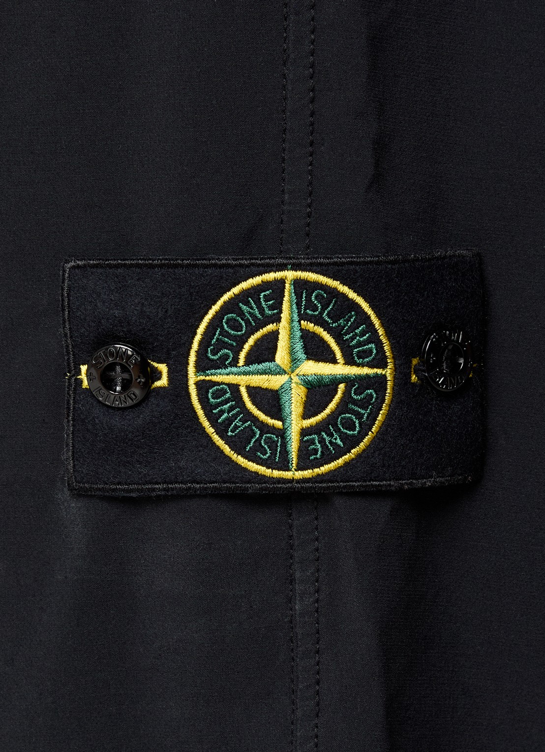 Stone Island S0375 straight fit cargobroek met steekzakken en logo - detail 4 zwart