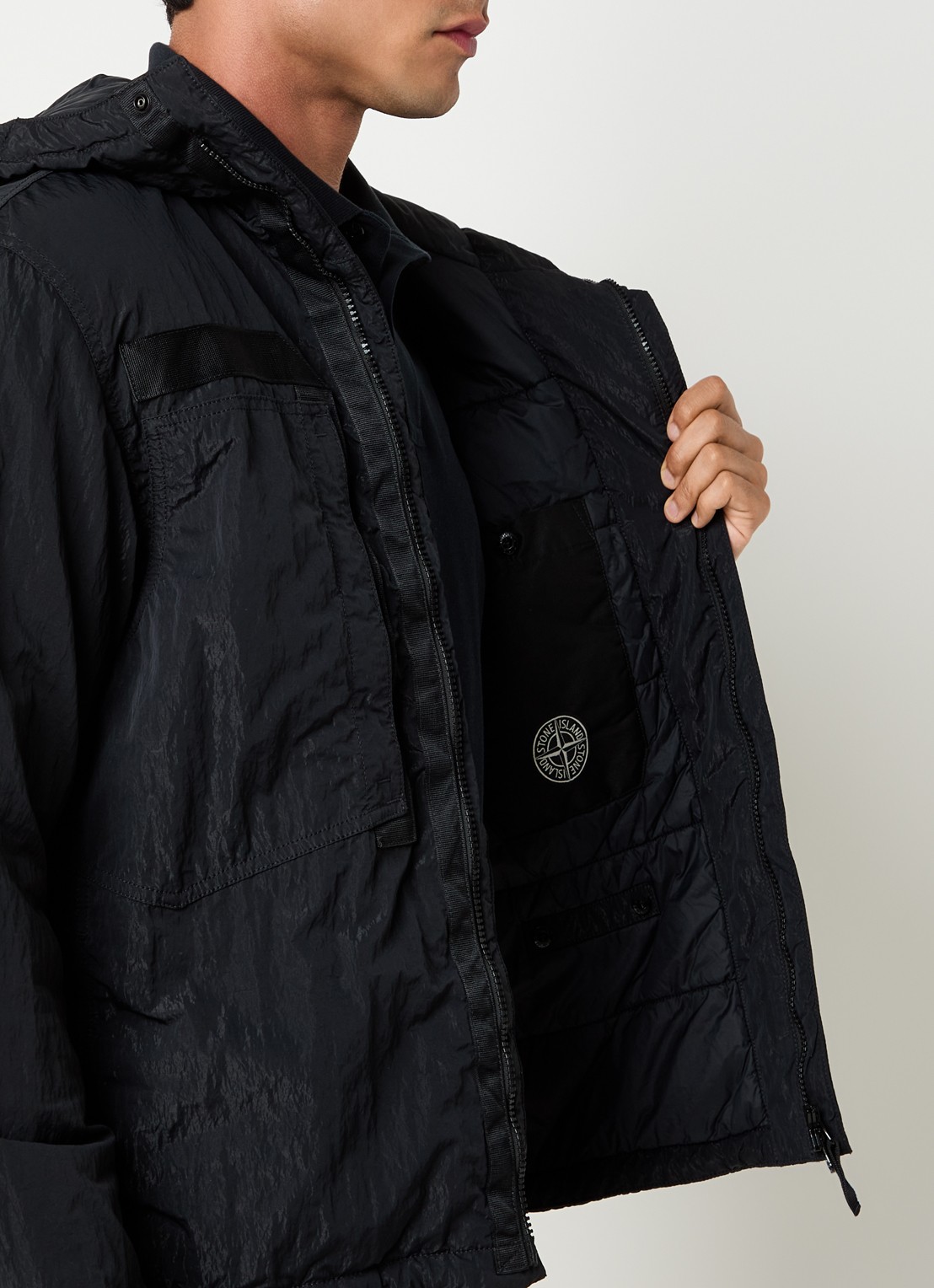 Stone Island S0405 jack met capuchon en logo - detail 2 zwart
