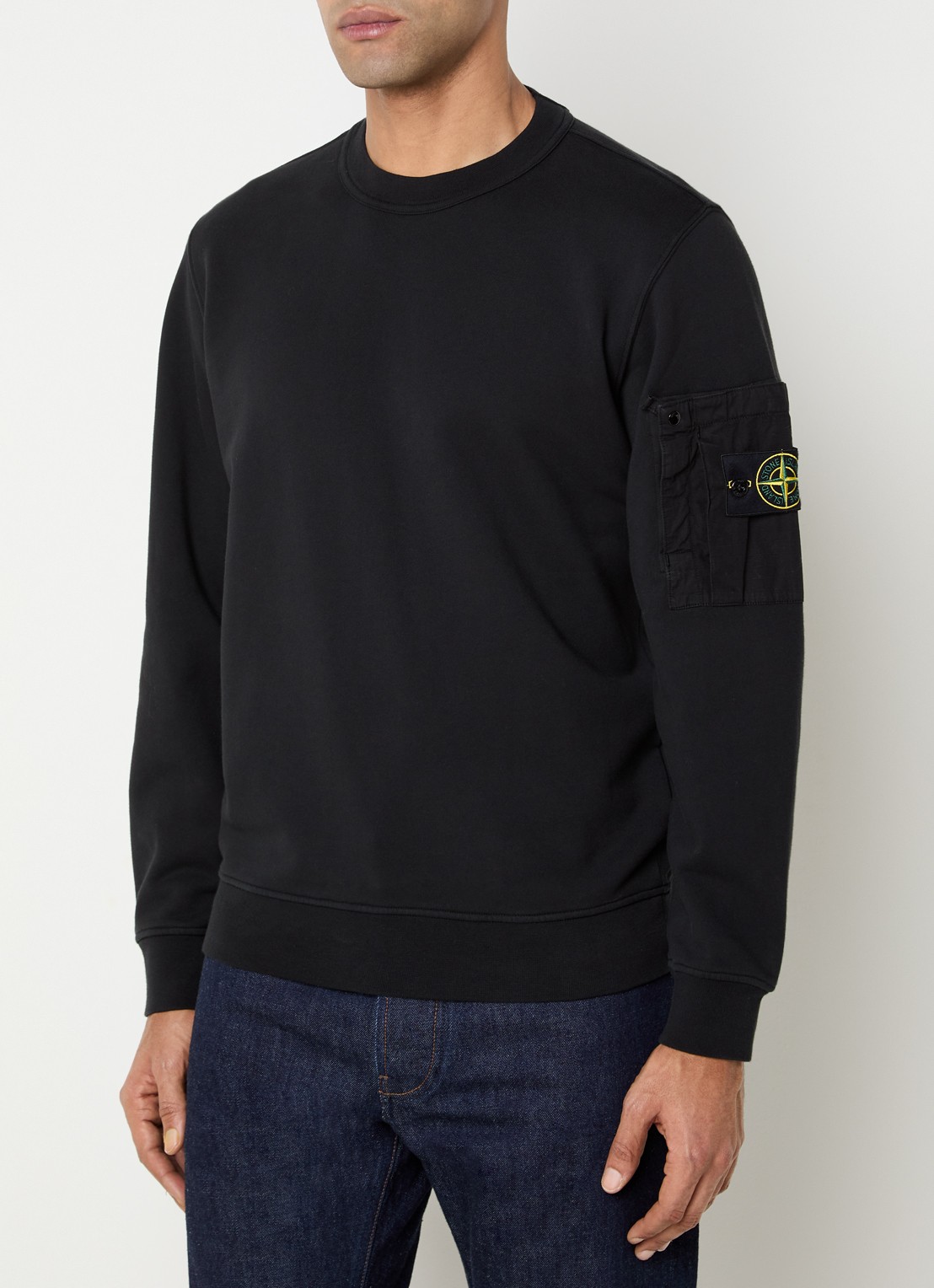 Stone Island S0410 sweater met opgestikte zak en logoborduring - detail 2 zwart