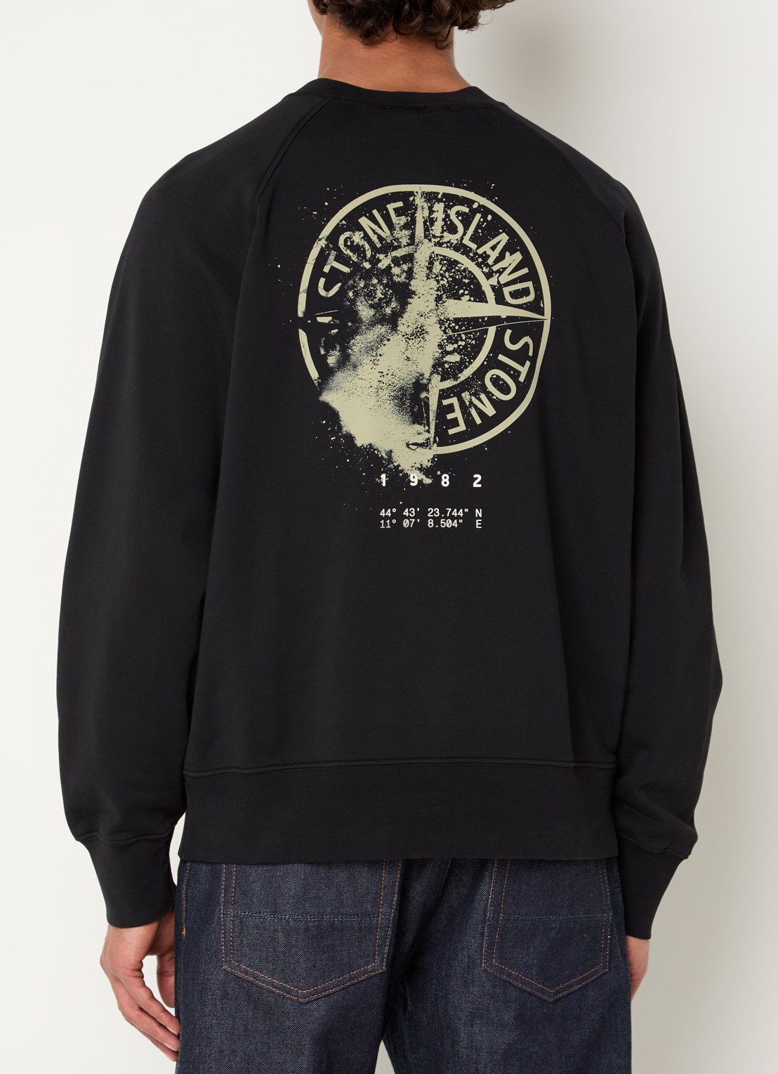 Stone Island S0466 sweater met logo- en backprint - detail 2 zwart