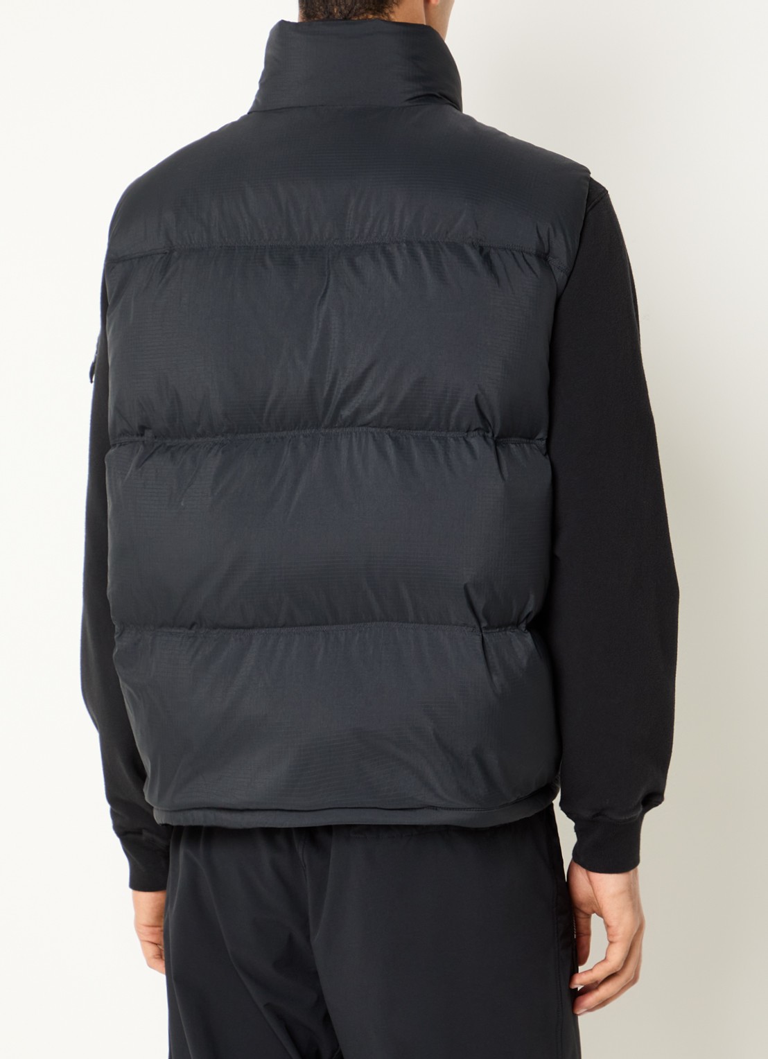 Stone Island S0483 gewatteerde bodywarmer met donsvulling - achterkant 6 zwart