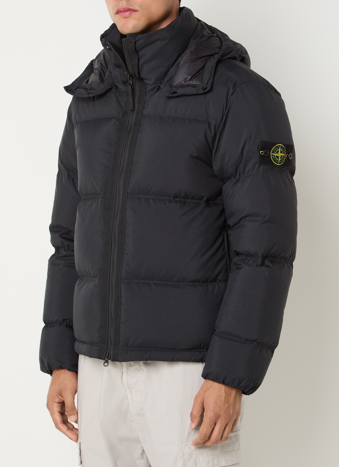 Stone Island S0483 puffer jacket met donsvulling en afneembare capuchon - detail 3 zwart