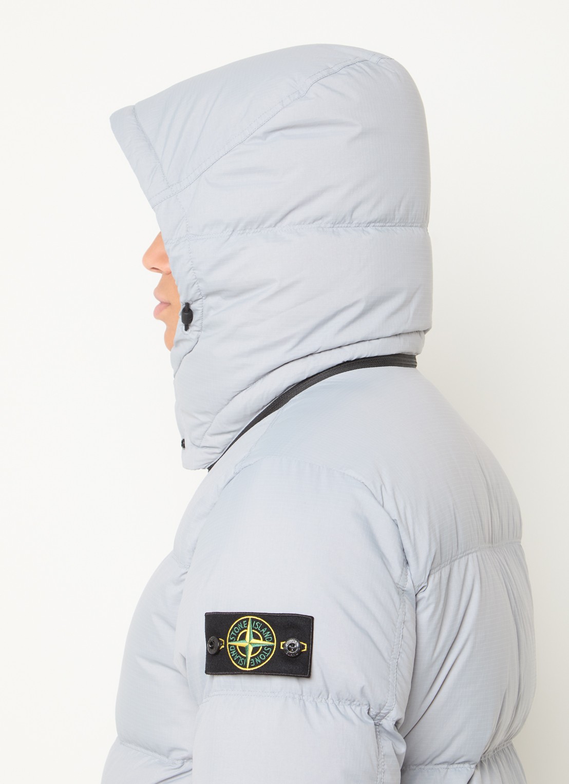 Stone Island S0483 puffer jacket met donsvulling en afneembare capuchon - detail 4 grijs