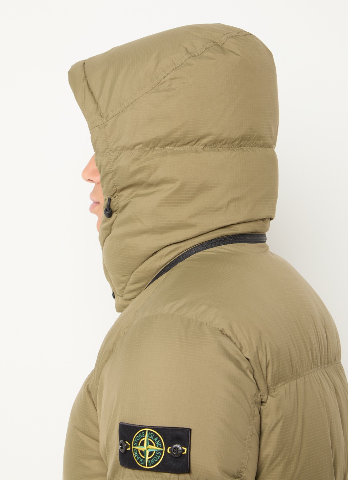 Stone Island S0483 puffer jacket met donsvulling en afneembare capuchon - detail 5 legergroen
