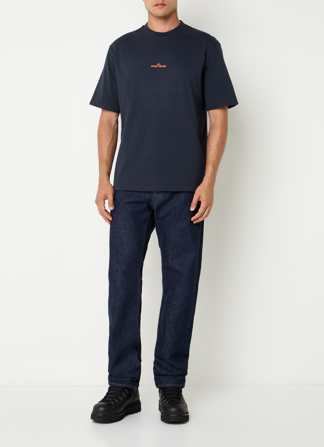 Stone Island S0534 T-shirt met logo- en backprint - voorkant 3 donkerblauw
