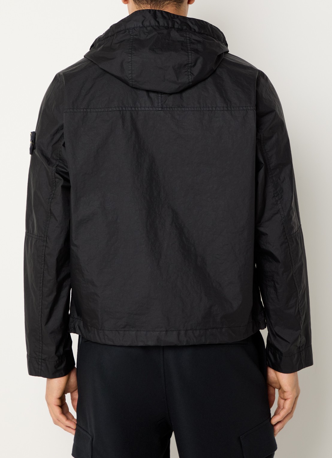 Stone Island S0A21 Jack met capuchon en klepzakken - achterkant zwart