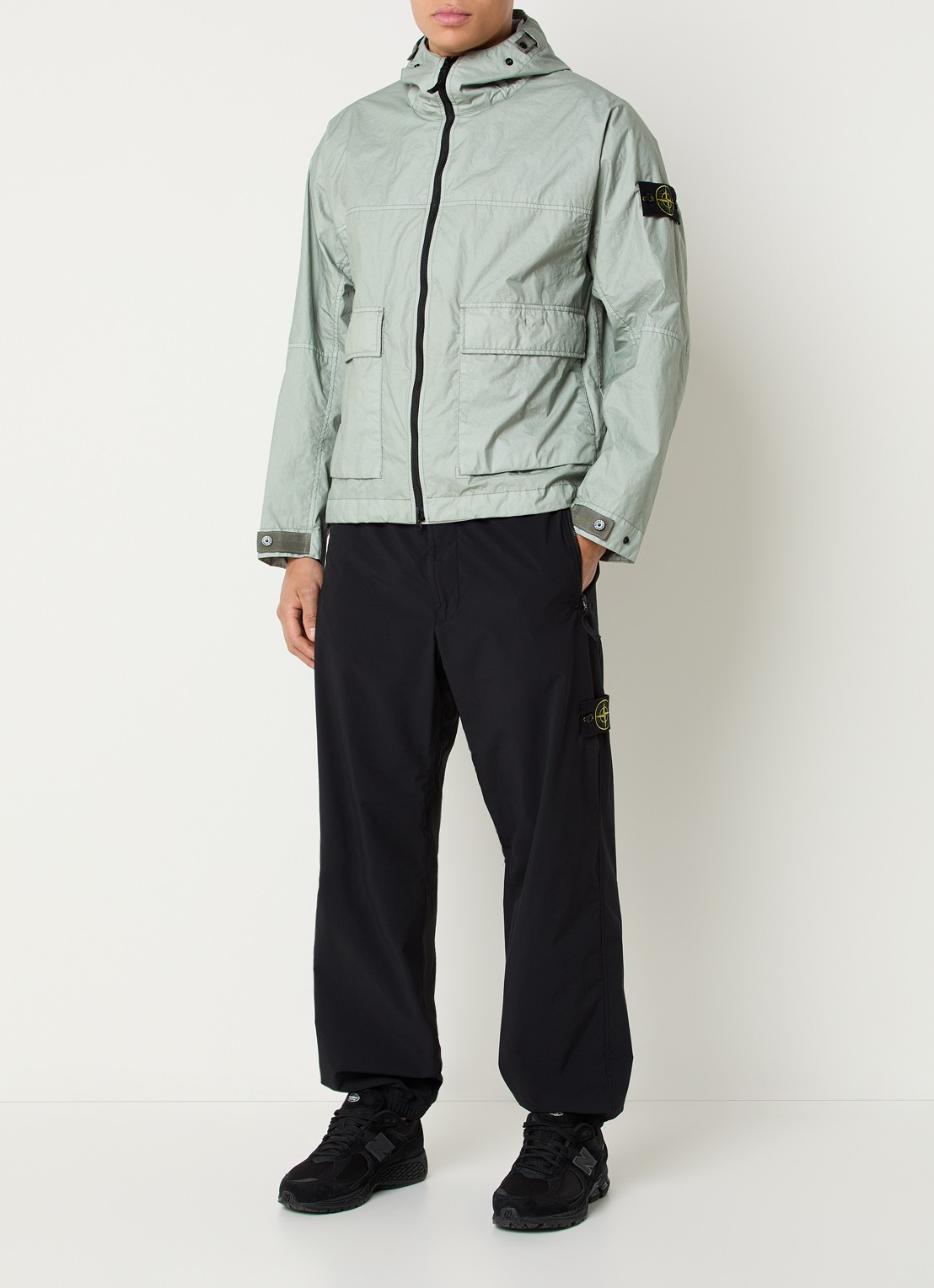 Stone Island S0A21 Jack met capuchon en klepzakken - voorkant 2 lindegroen