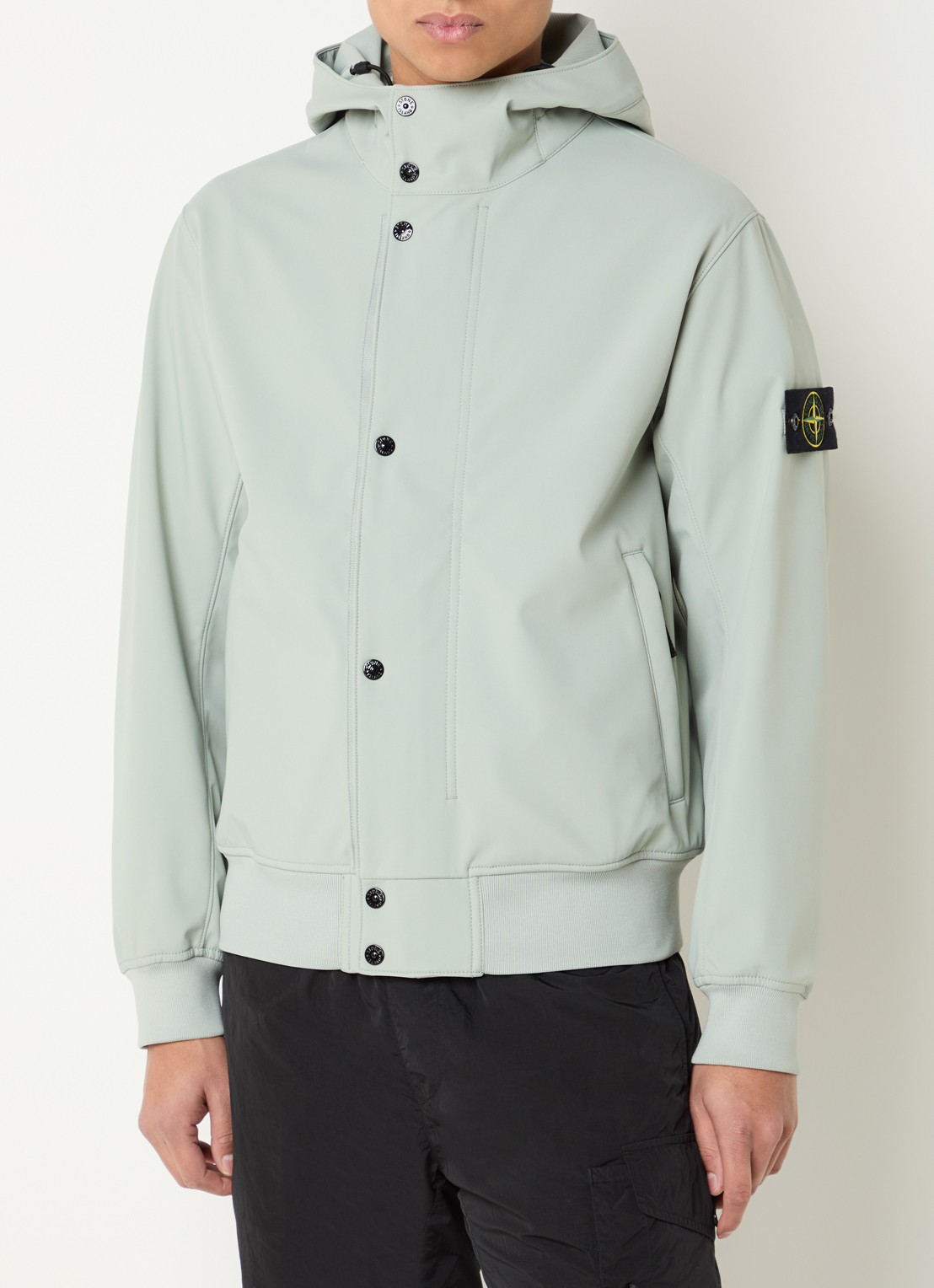 Stone Island S0A22 jack met capuchon en logo - detail 4 lindegroen