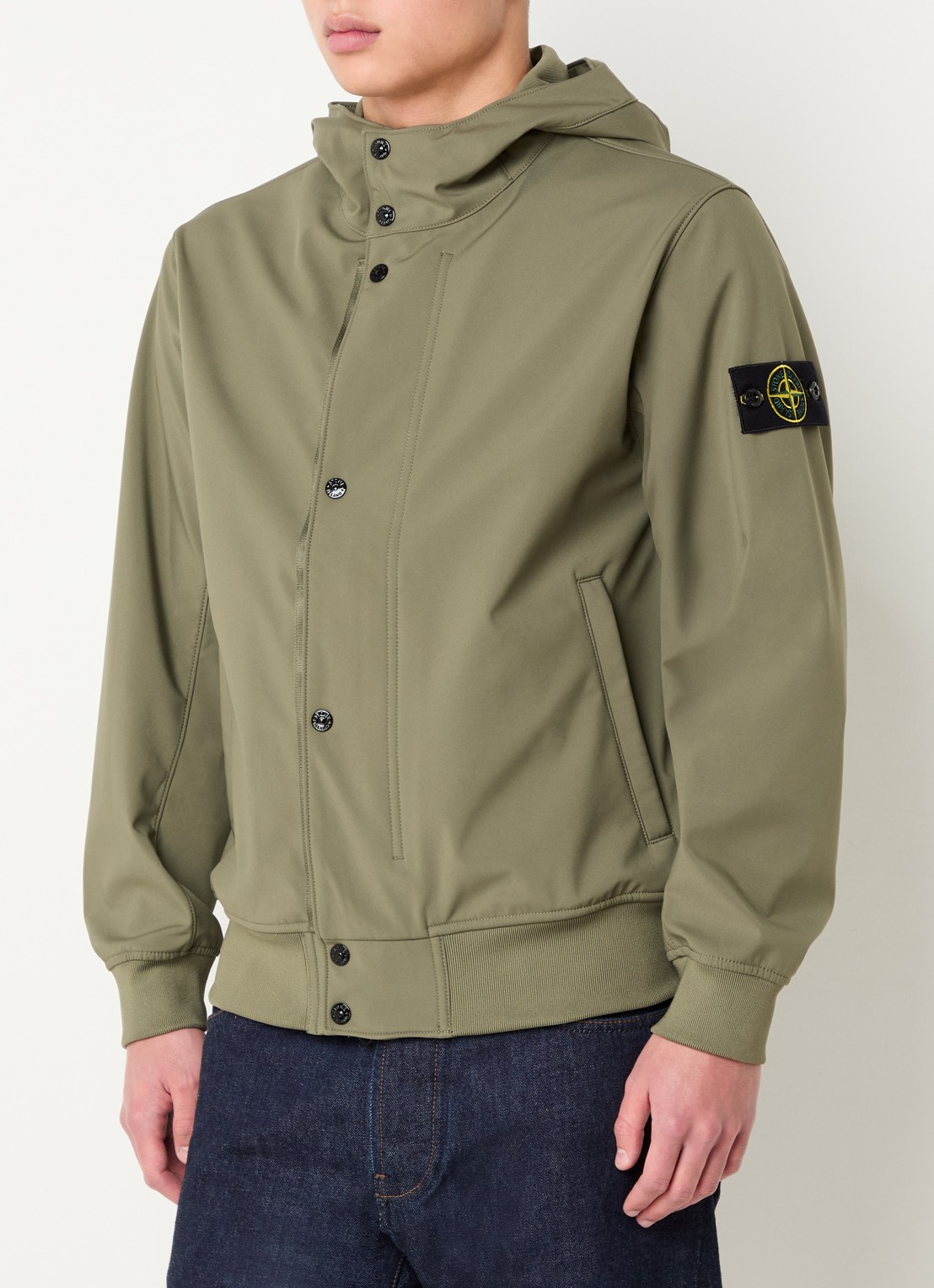 Stone Island S0A22 jack met capuchon en logo - detail 2 mosgroen