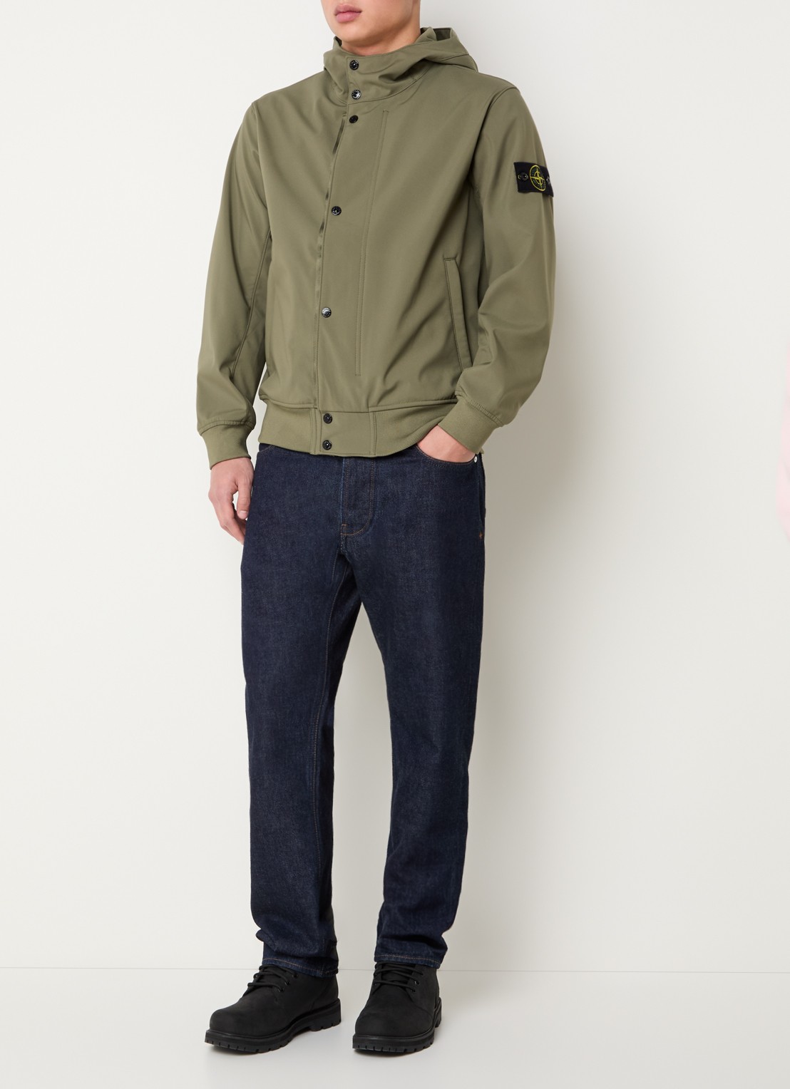 Stone Island S0A22 jack met capuchon en logo - voorkant 6 mosgroen
