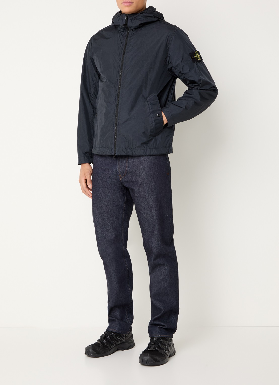 Stone Island S0A23 Jack met capuchon en logo - voorkant 3 donkerblauw