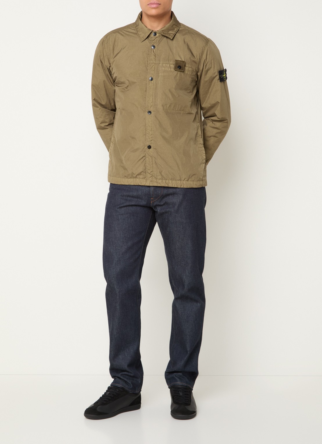 Stone Island S0A23 jack met logo en steekzakken - voorkant 2 legergroen