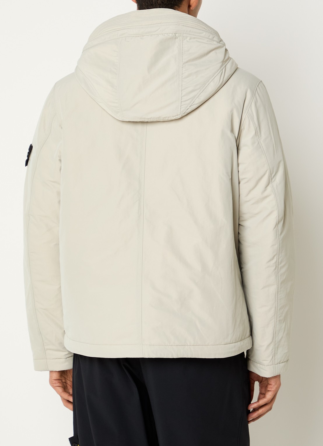 Stone Island S0A26 gewatteerde parka met capuchon en steekzakken - achterkant 6 zand
