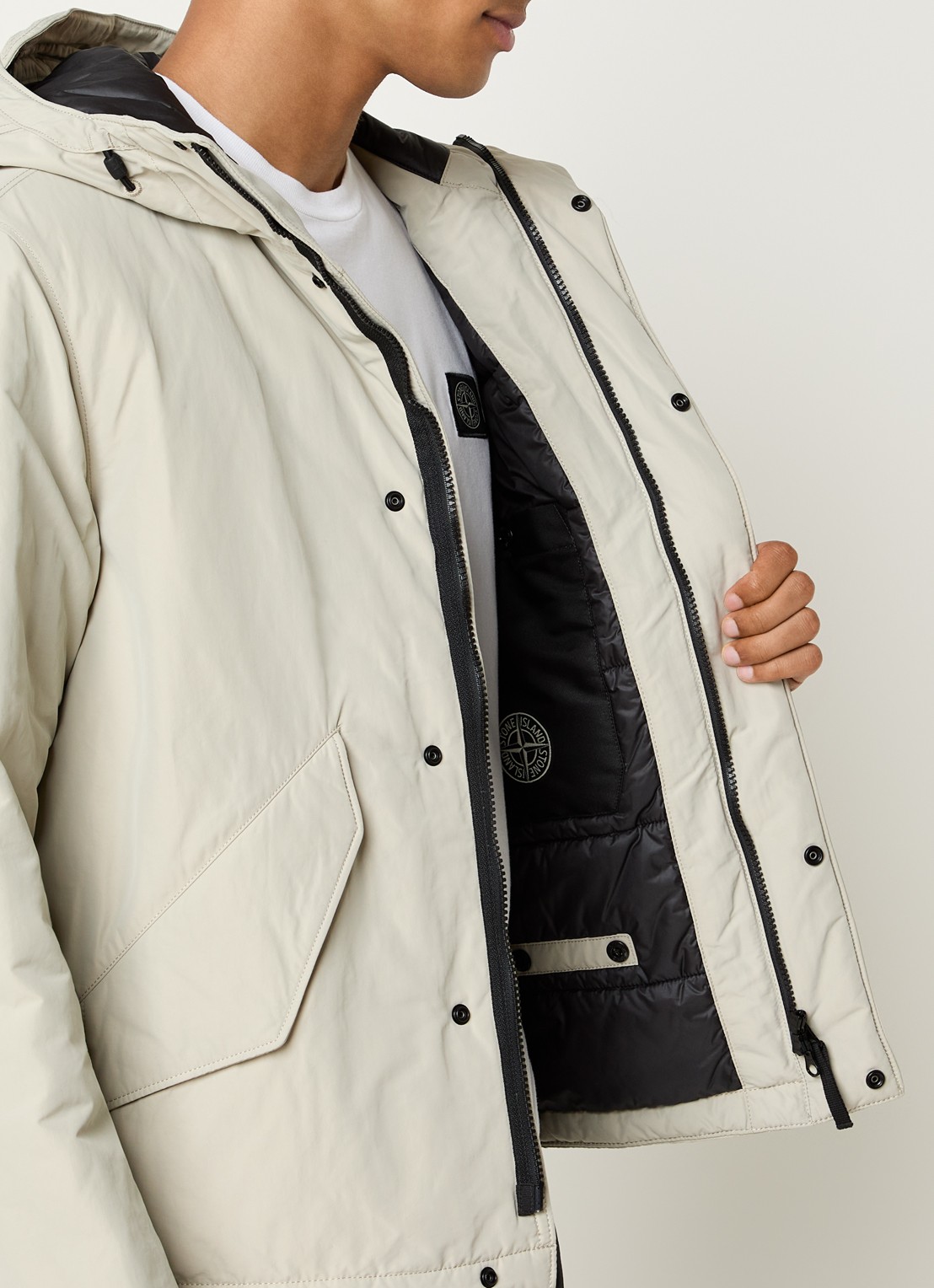 Stone Island S0A26 gewatteerde parka met capuchon en steekzakken - detail 4 zand