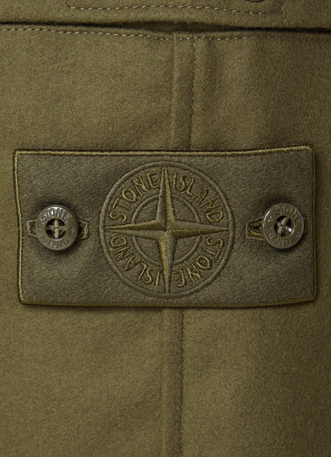 Stone Island S0F24 tapered fit cargobroek in scheerwolblend met klepzakken - detail 6 bronsgroen