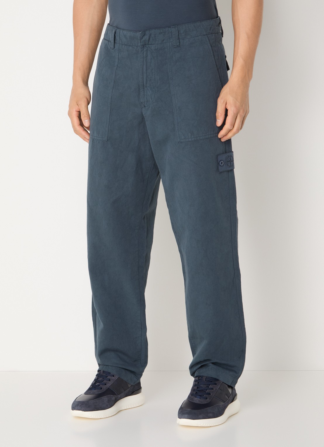 Stone Island S0F36 Tapered fit broek met logo - detail indigo