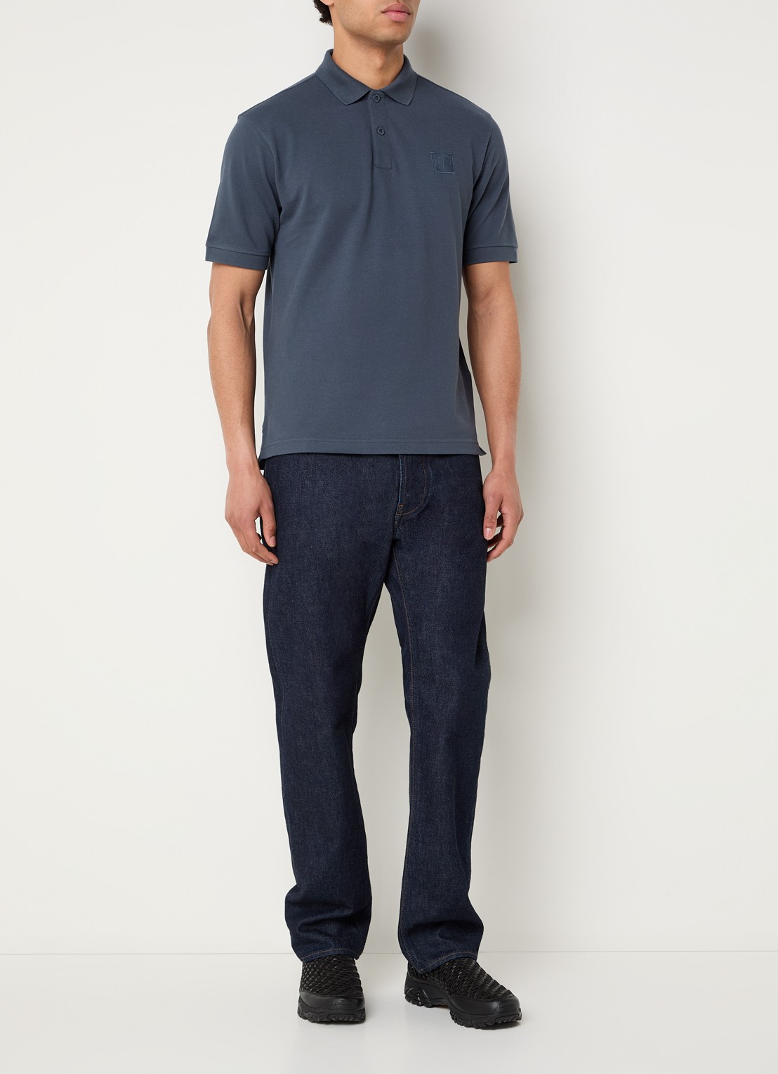 Stone Island S0F39 polo van piqué katoen met logoborduring - voorkant 3 staalblauw