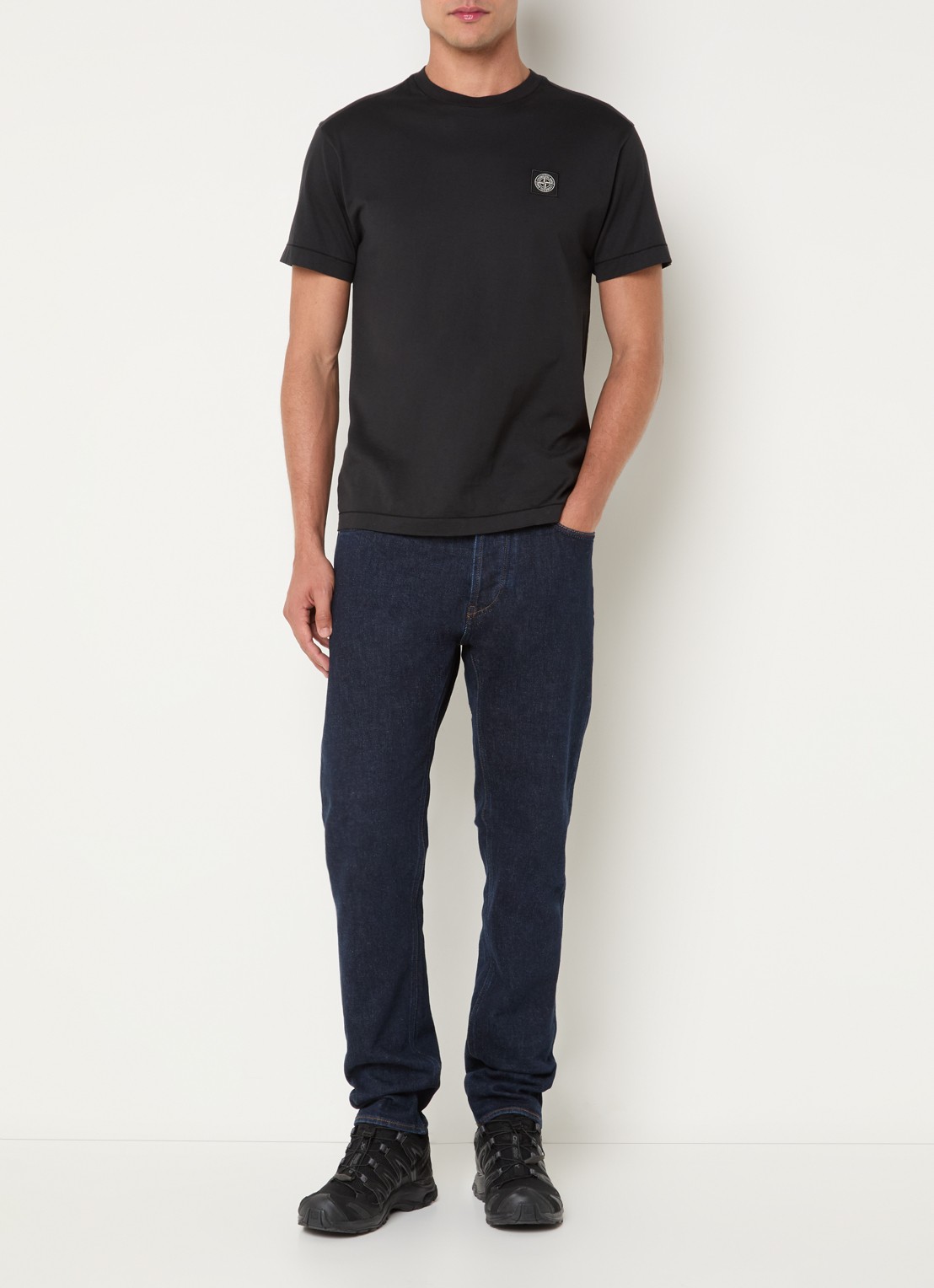 Stone Island S0J12 slim fit jeans met donkere wassing - voorkant 3 blauw