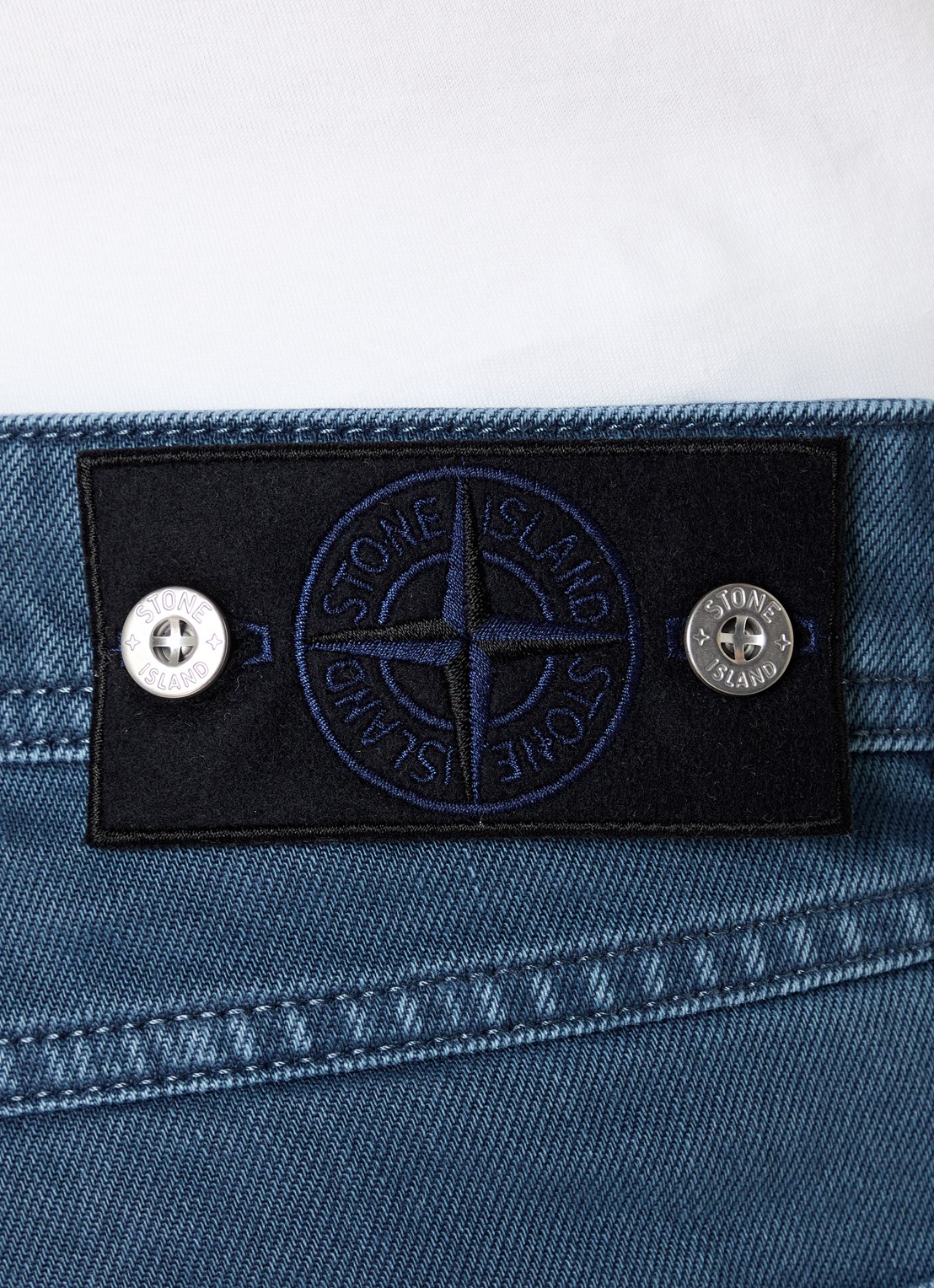 Stone Island S0J18 Tapered fit jeans met donkere wassing - detail 3 indigo