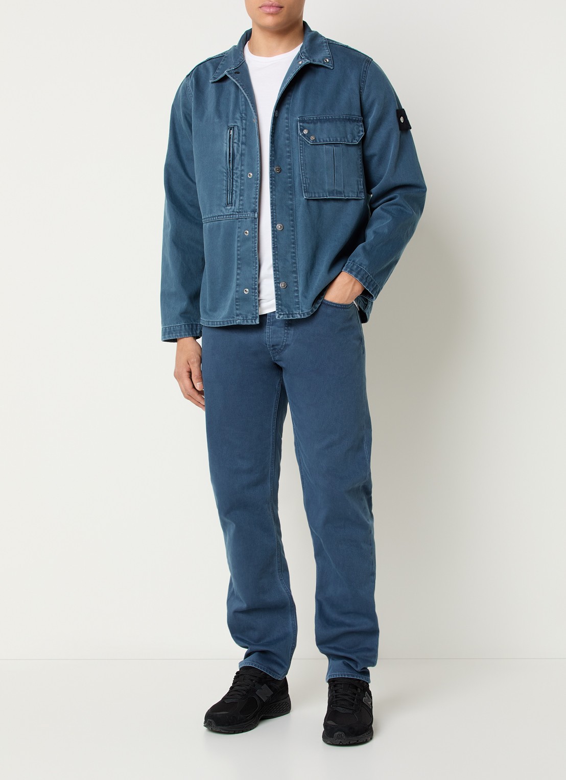 Stone Island S0J18 Tapered fit jeans met donkere wassing - voorkant 6 indigo