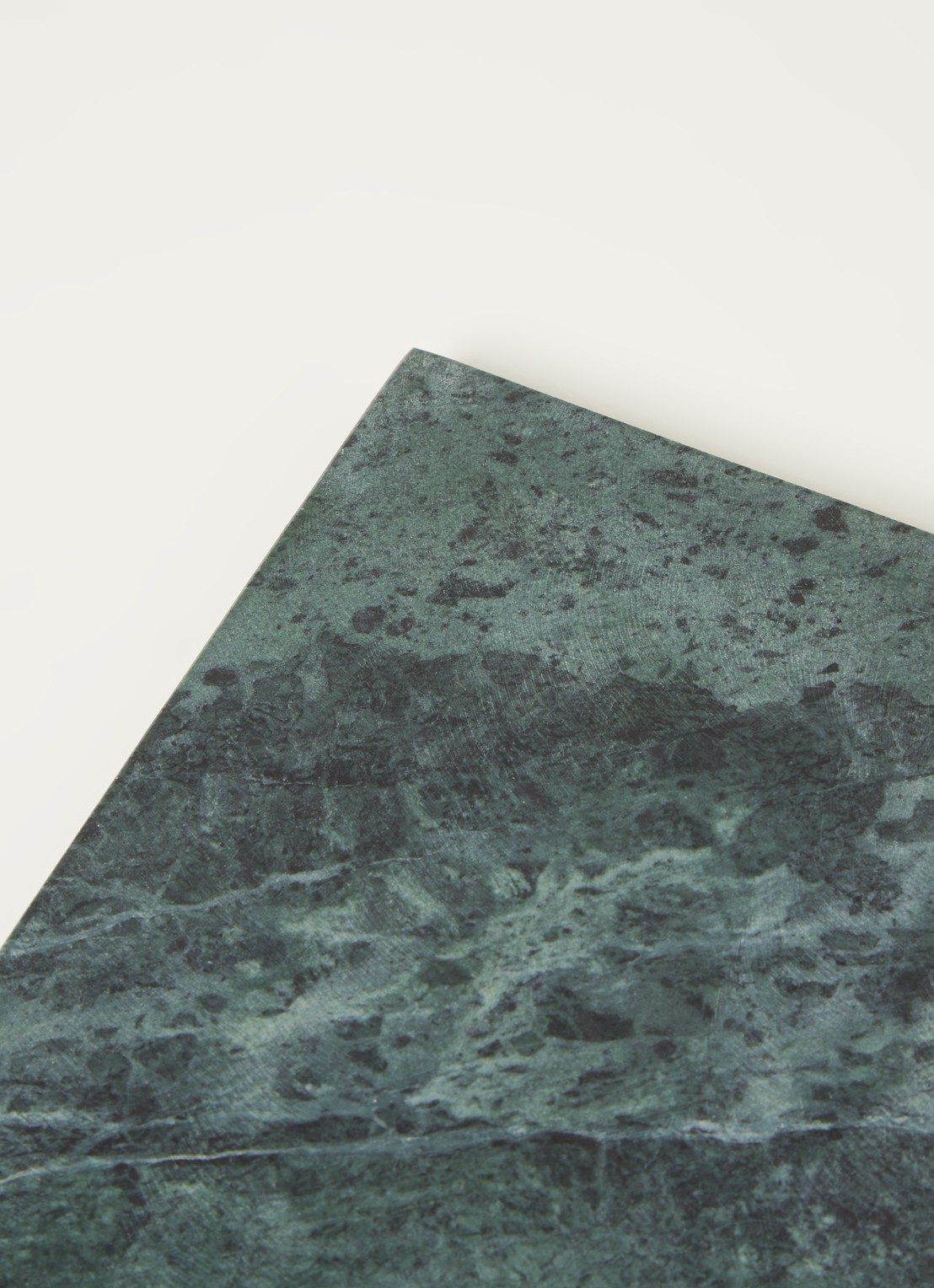 Stoned Bruce M snij-/serveerplank van marmer 20 x 40 cm - detail groen