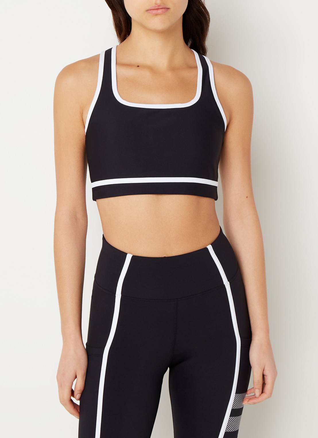 STRONGER Sport bh met medium support en contrastbies - detail 3 zwart