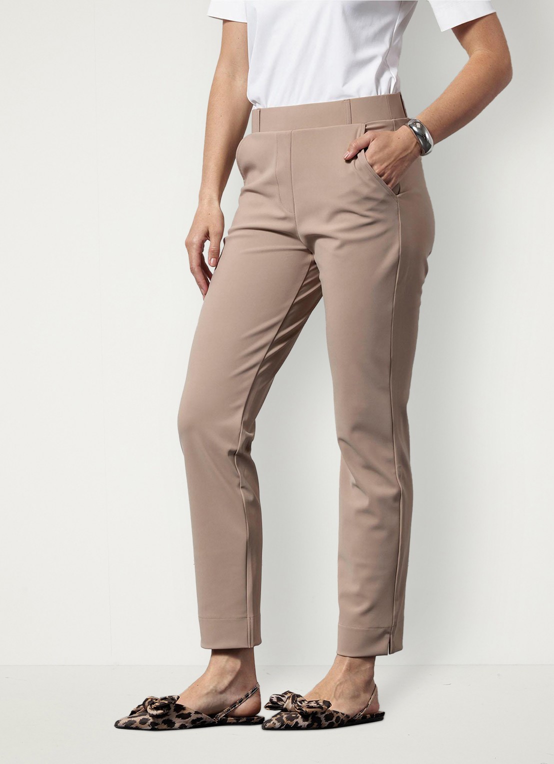 Studio Anneloes Anne high waist slim fit pantalon met steekzakken - detail 3 lichtbruin