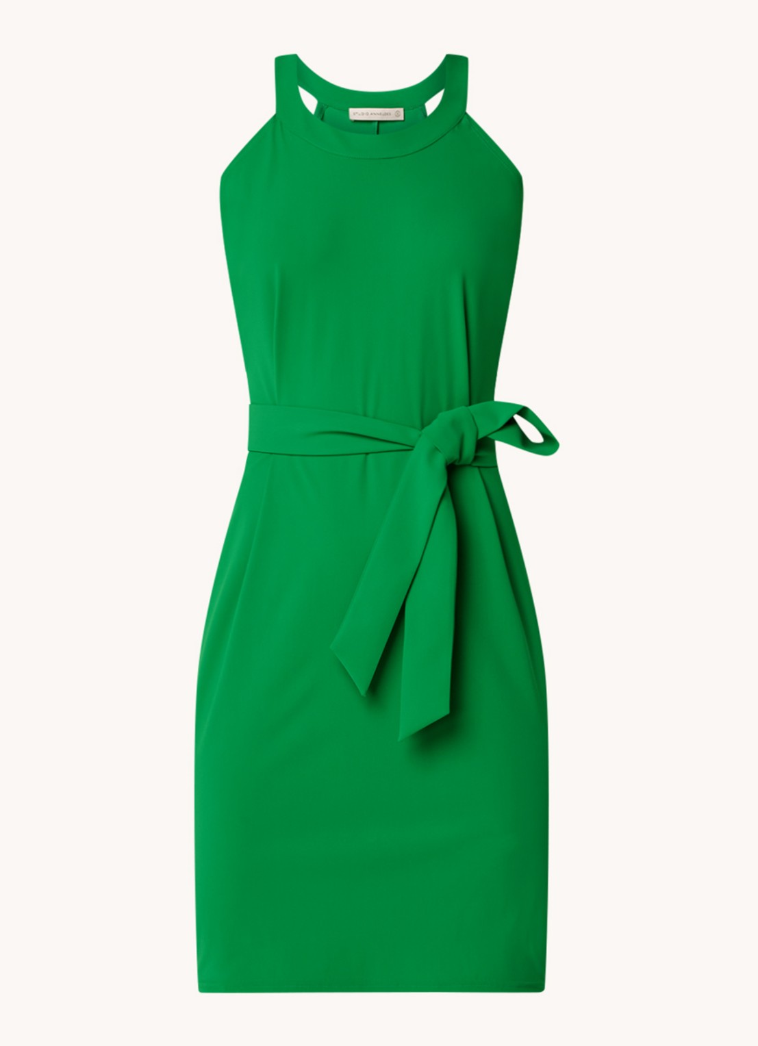Studio Anneloes Carry mini jurk van travelstof met strikceintuur - voorkant 2 groen