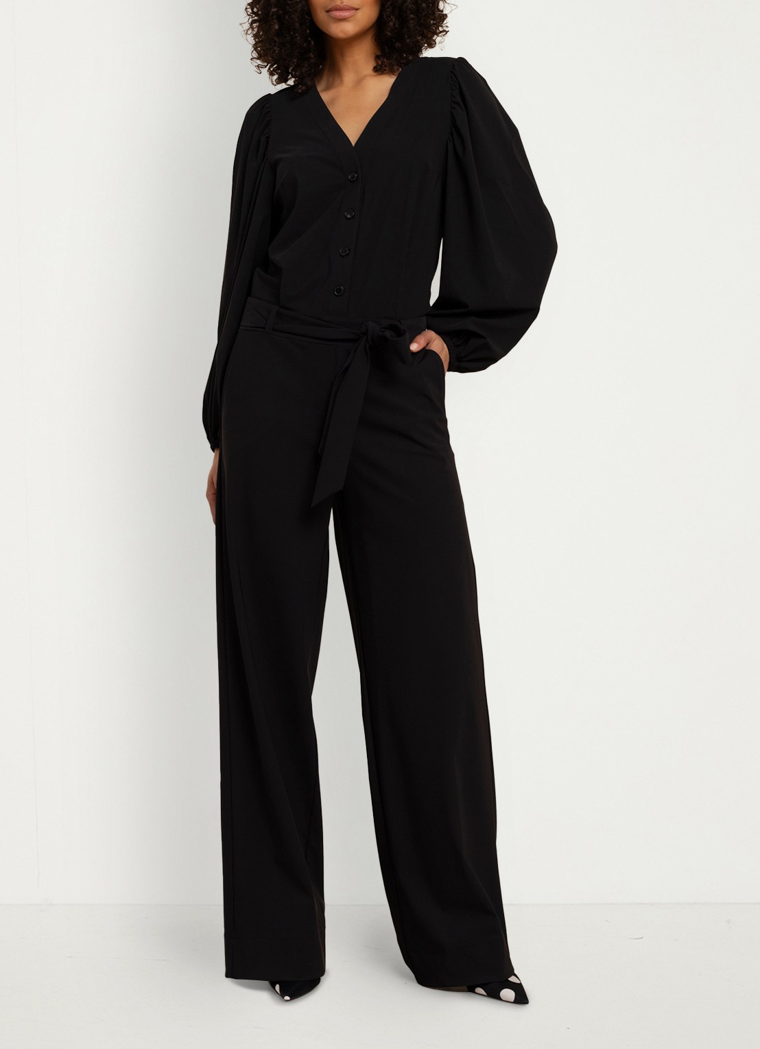 Studio Anneloes Cherie straight fit jumpsuit met strikceintuur - detail zwart