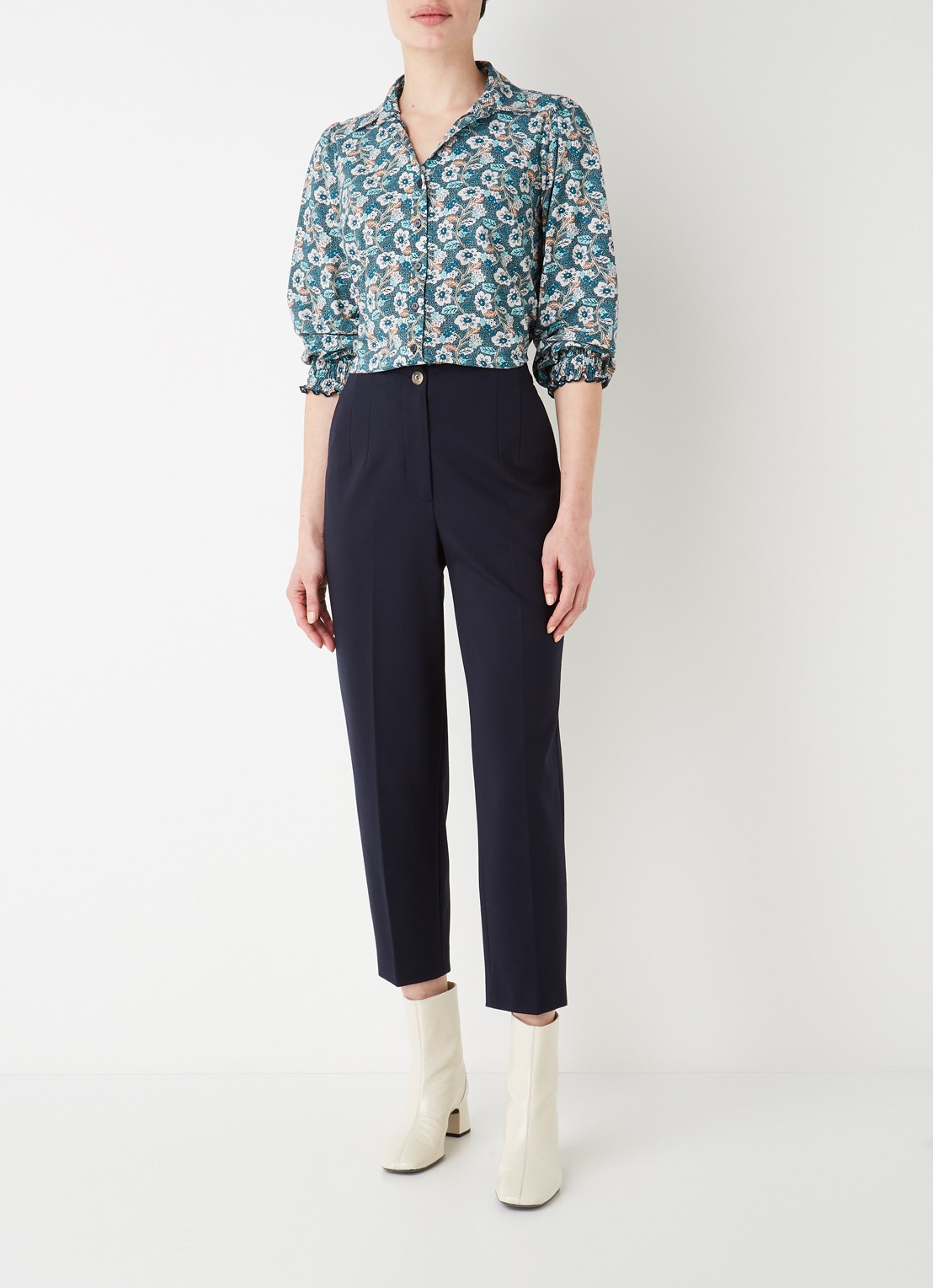 Studio Anneloes Edey blouse van travelstof met bloemenprint - voorkant 3 mint