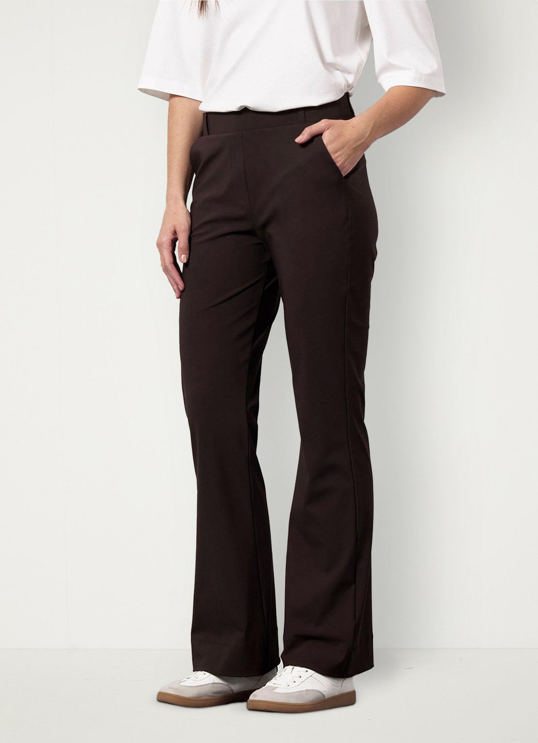 Studio Anneloes Flair high waist slim fit pantalon met steekzakken - detail bruin
