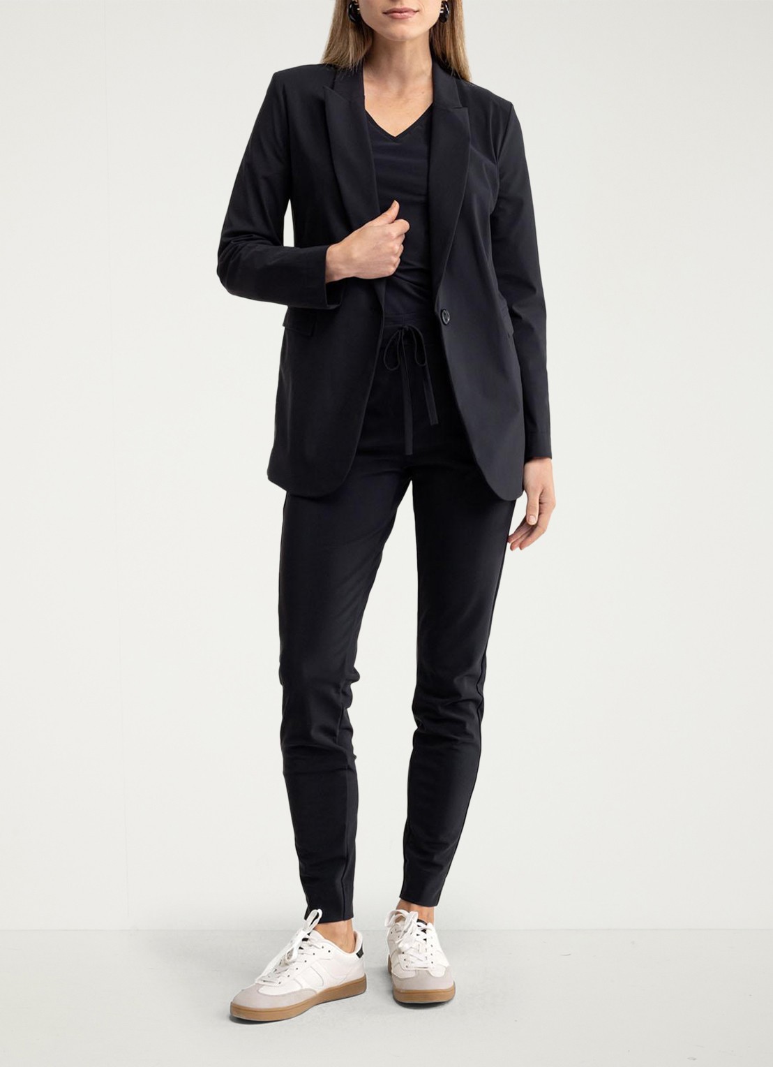 Studio Anneloes Fran blazer met klepzakken - voorkant 5 zwart