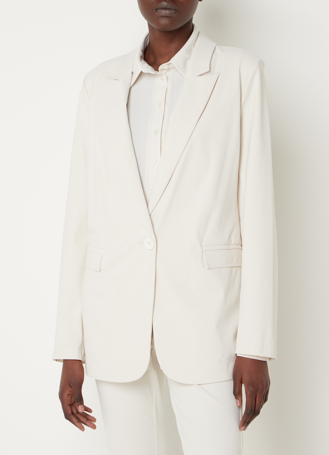 Studio Anneloes Fran blazer van travelstof - detail 2 creme