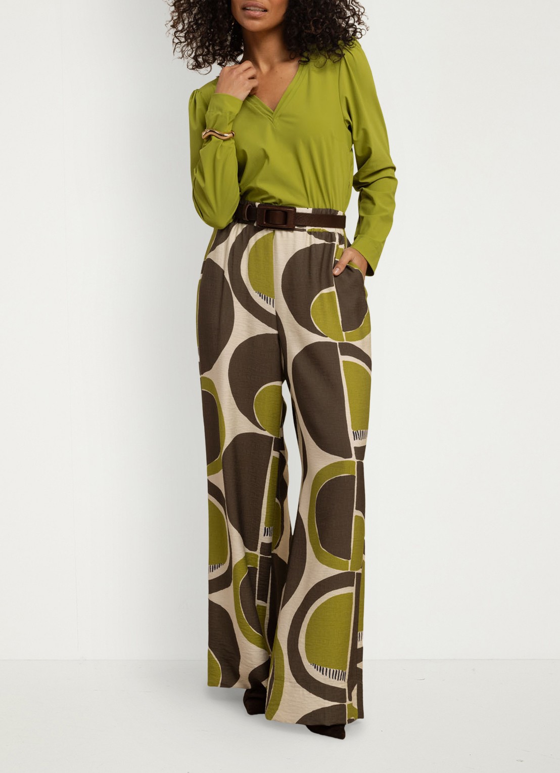 Studio Anneloes Grace high waist wide fit broek met print - voorkant 4 beige
